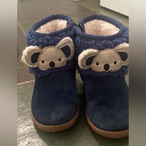 Ugg boots toddler size 8